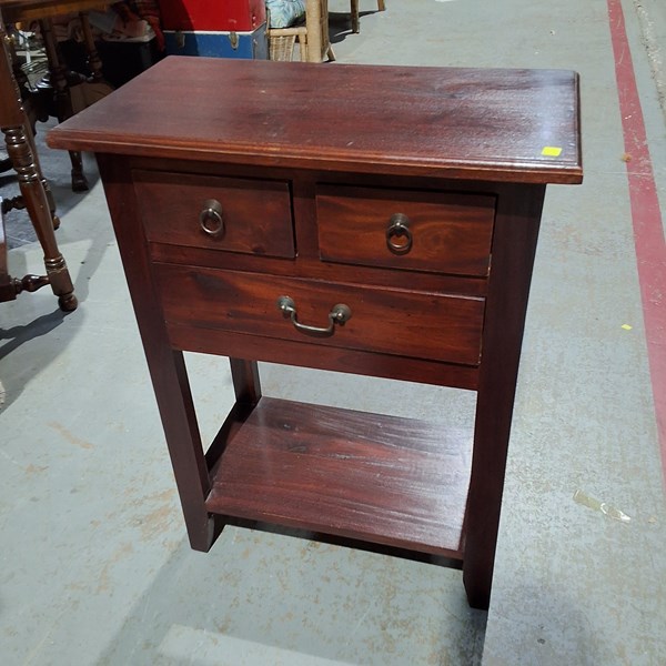 Lot 396 - SIDETABLE