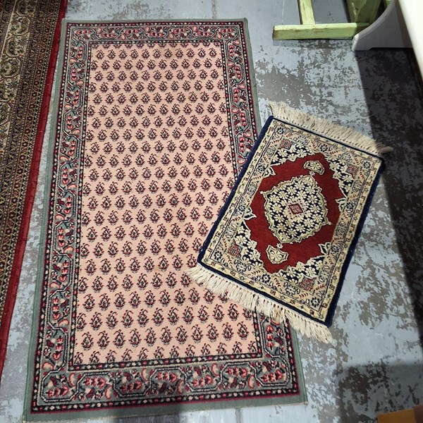 Lot 210 - RUGS