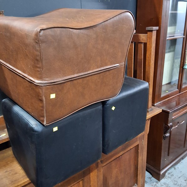 Lot 137 - FOOTSTOOLS