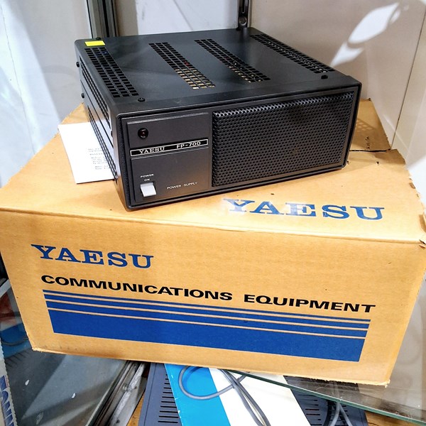 Lot 1354 - AMATEUR RADIO POWER SUPPLY