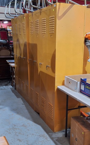 Lot 329 - SCHOOL LOCKERS