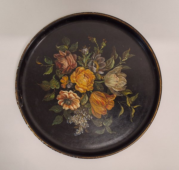 Lot 1261 - PAINTED TRAY