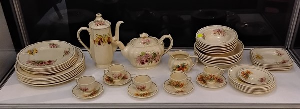 Lot 1297 - DINNER SERVICE