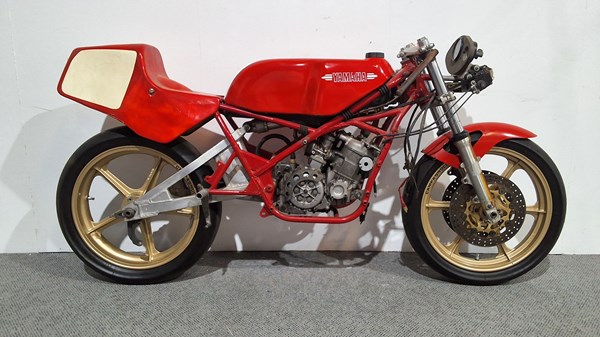 Lot 4 - YAMAHA TZ250 PROJECT