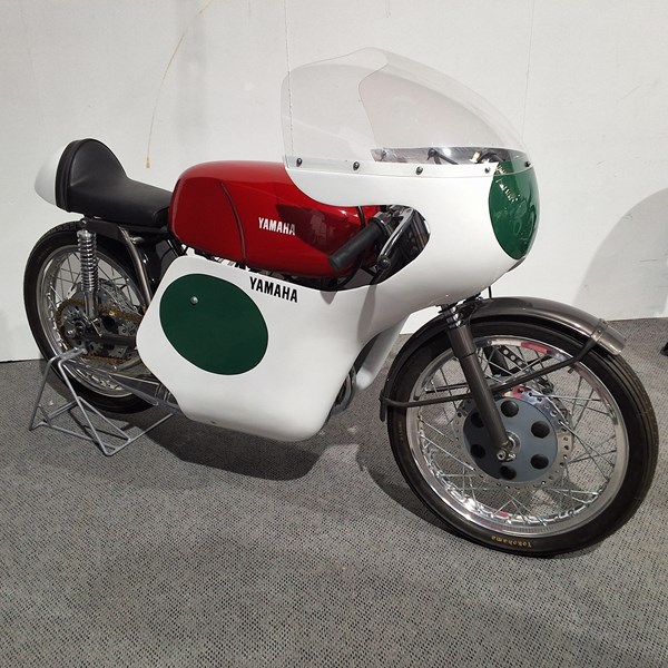 Lot 3 - YAMAHA TRACK BIKE