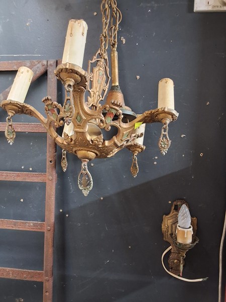 Lot 190 - LIGHTING
