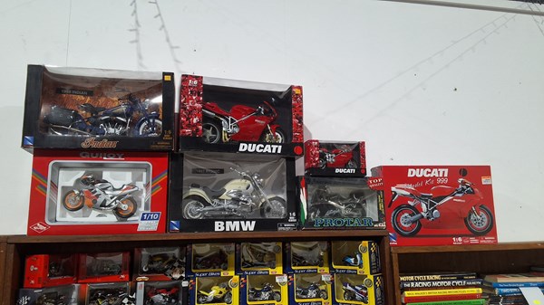 Lot 53 - MOTORCYCLE MODELS
