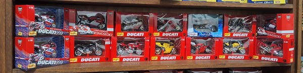 Lot 55 - MOTORCYCLE MODELS