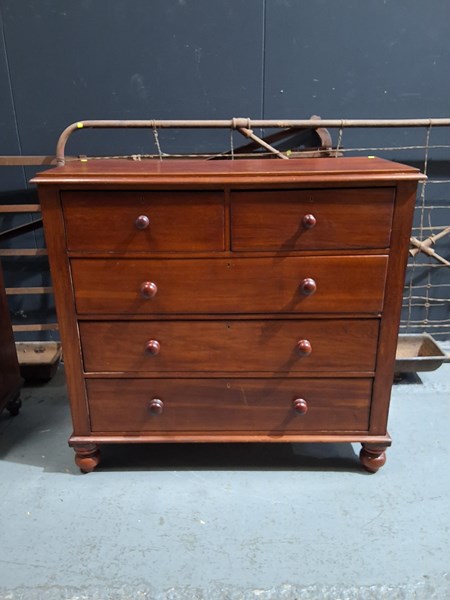 Lot 230 - CHEST OF DRAWERS