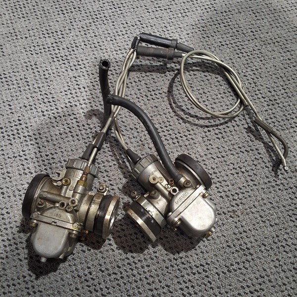 Lot 26 - CARBURETTORS