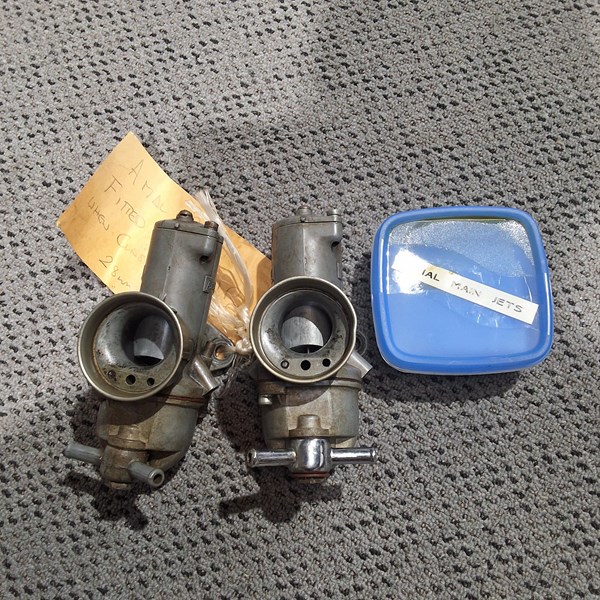 Lot 28 - CARBURETTORS