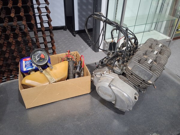 Lot 31 - KAWASAKI TRIPLE MOTOR