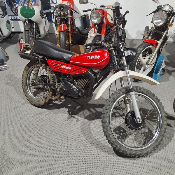 Lot 6 - YAMAHA DT100