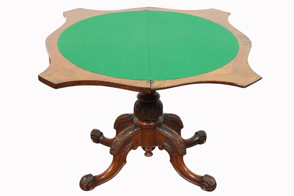 Lot 151 - GAMES TABLE