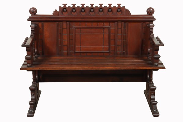 Lot 33 - HALL SEAT