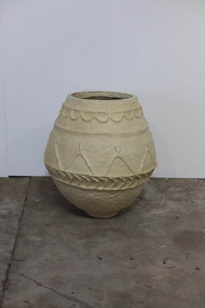 Lot 210 - PAPIER MACHE POT