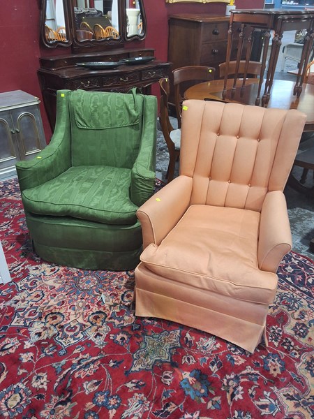Lot 199 - LOUNGE CHAIRS