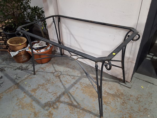 Lot 329 - TABLE BASE