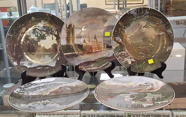 Lot 1520 - COLLECTABLE PLATES
