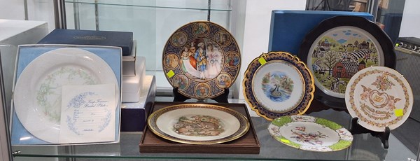 Lot 1517 - COLLECTABLE PLATES