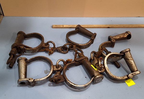 Lot 1389 - HANDCUFFS