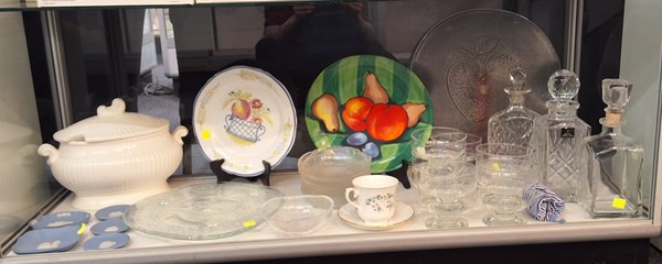 Lot 1450 - CHINA AND GLASSWARE