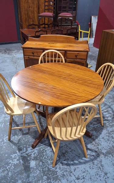 Lot 296 - DINING SUITE