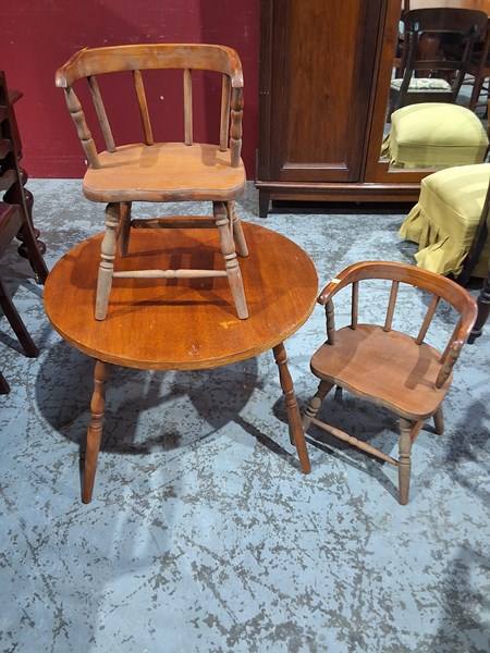 Lot 111 - CHILDRENS SETTING