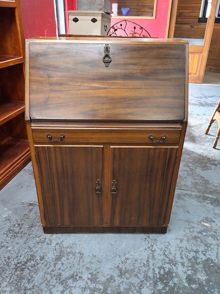 Lot 171 - WRITING BUREAU
