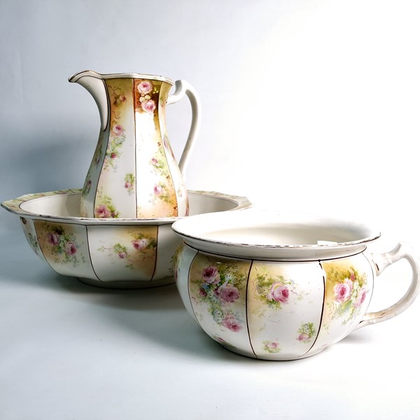 Lot 1519 - WASH JUG & BASIN