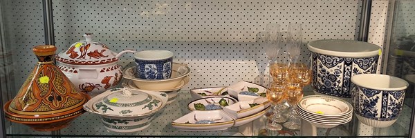 Lot 1376 - CHINA WARE