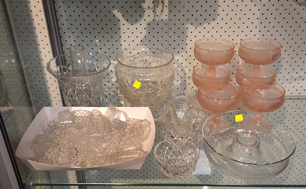 Lot 1378 - GLASSWARE