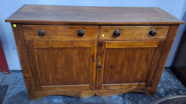 Lot 140 - SIDEBOARD