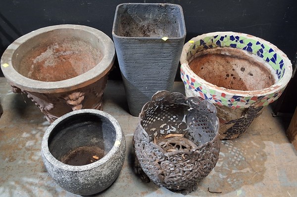 Lot 407 - PLANTERS