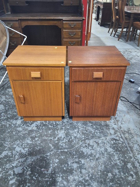Lot 25 - BEDSIDE CABINETS
