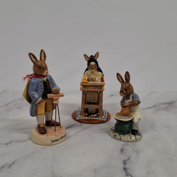 Lot 1384 - BUNNYKINS FIGURINES