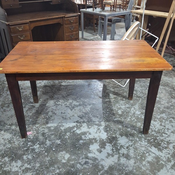 Lot 133 - KITCHEN TABLE