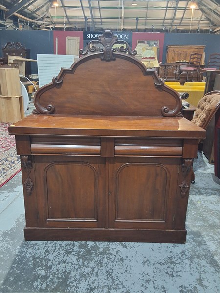 Lot 99 - SIDEBOARD