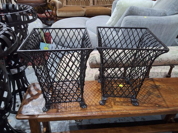 Lot 195 - PLANTERS