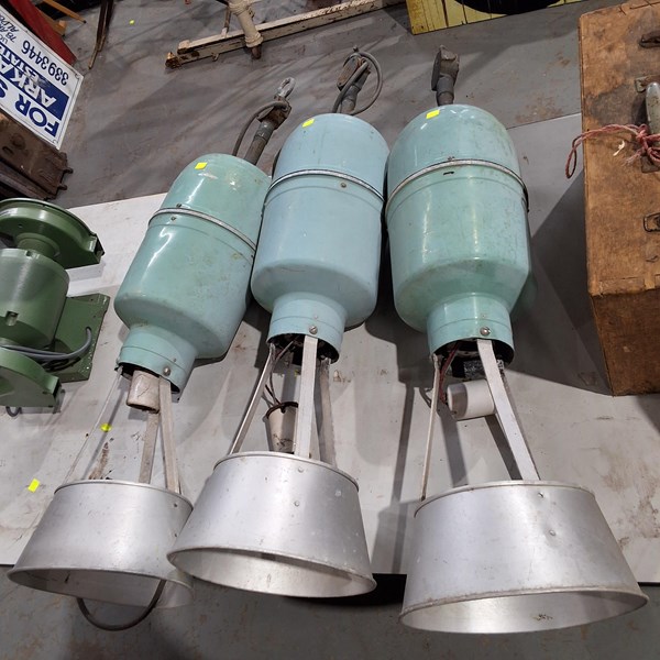 Lot 303 - LIGHTS