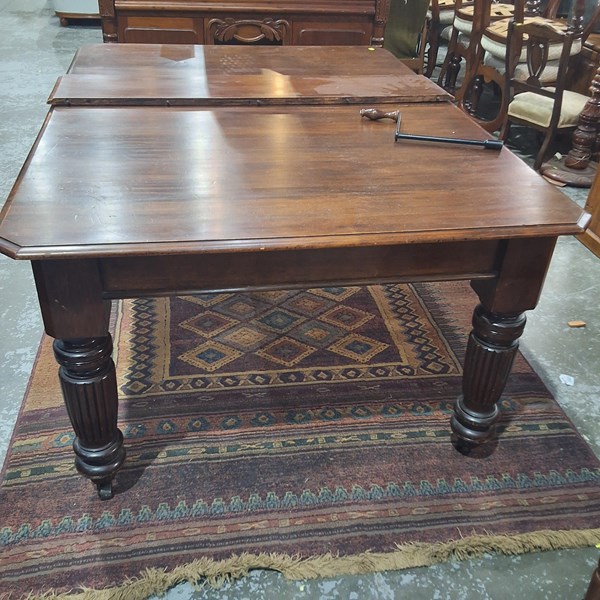 Lot 126 - DINING TABLE