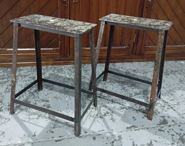 Lot 105 - STOOLS