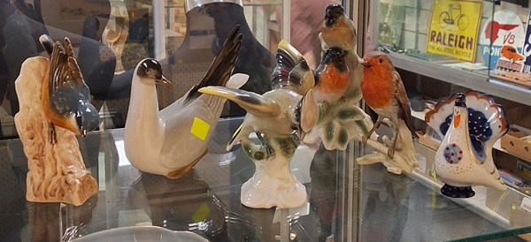 Lot 1247 - BIRD ORNAMENTS