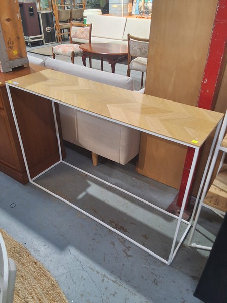 Lot 204 - CONSOLE TABLE