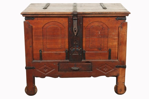 Lot 37 - TEAK CHEST