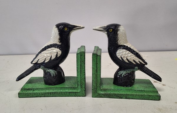 Lot 382 - BOOKENDS