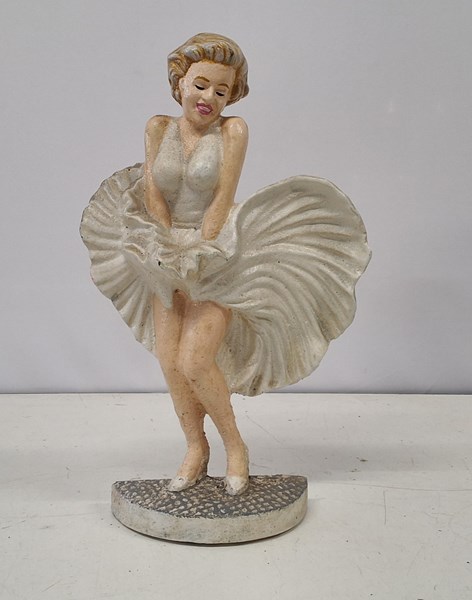 Lot 1322 - CAST IRON DOORSTOP