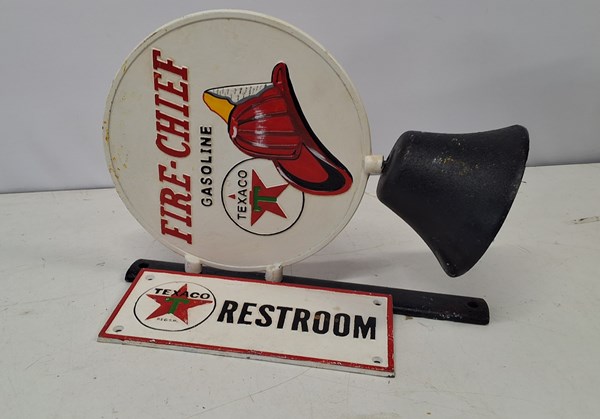 Lot 1351 - TEXACO SIGNS