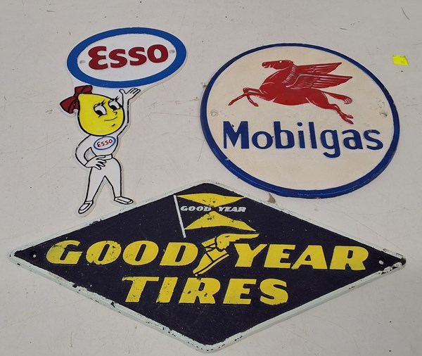 Lot 1338 - PETROL SIGNS