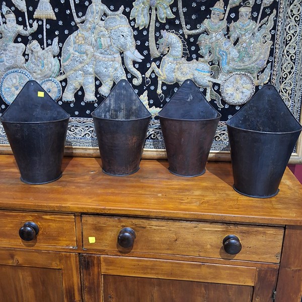 Lot 73 - WALL POCKETS